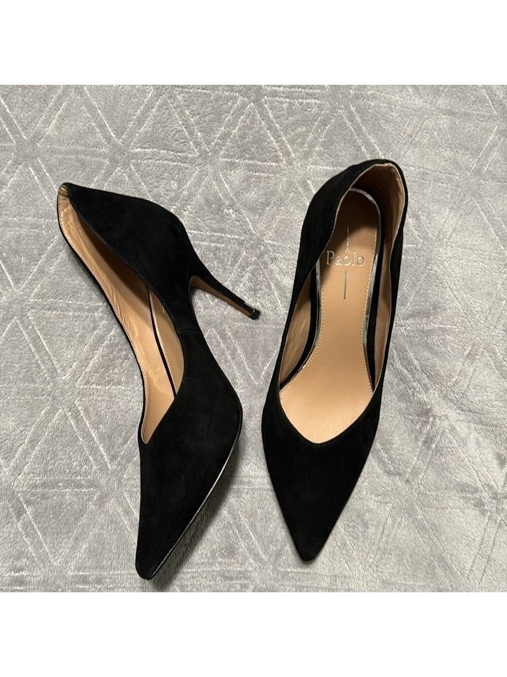 Black heels - Picture 3 of 5